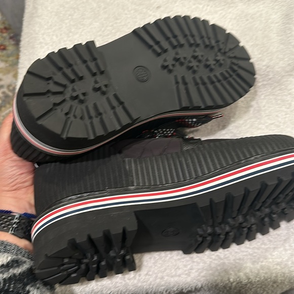 Thom Brown all terrain boots. Size 9. NWOT. - Picture 7 of 9